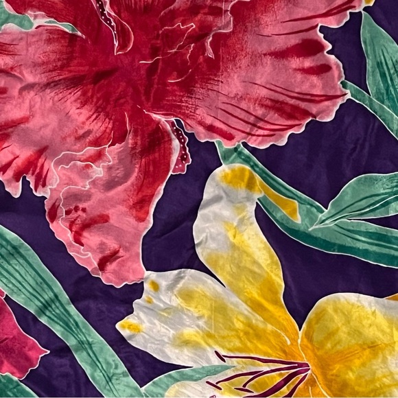 Vintage 💯 Silk Oscar de la Renta Floral Irises Scarf - Picture 2 of 5